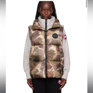 Canada Goose Vest Large Everett Botanical Print Black Logo New with tags Mens L